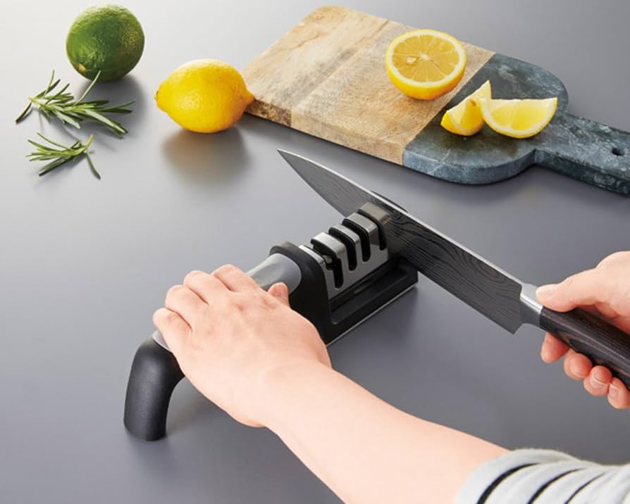 Amazon.co.jp: 4連式 シャープナー ハサミも研げる 包丁研ぎ